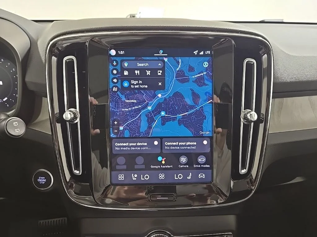 2026 Volvo XC40 Ultra - Photo 18