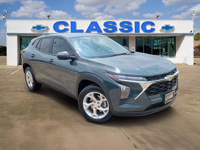 2025 Chevrolet Trax LS's photo