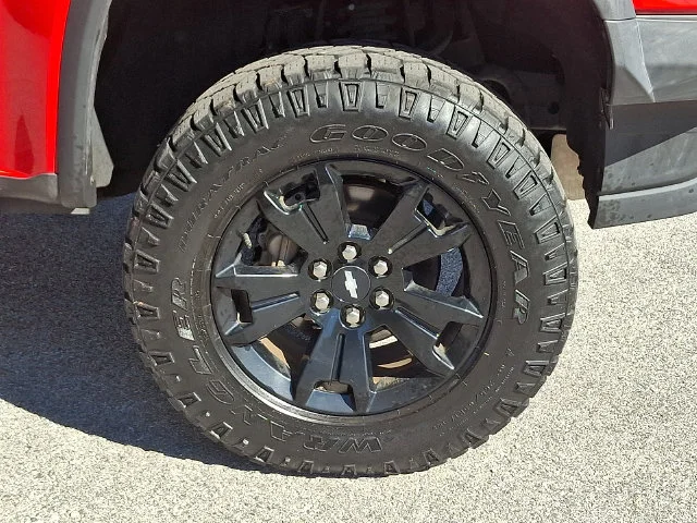 Used 2019 Red Chevrolet ZR2 image 8