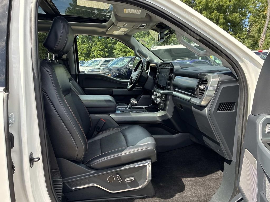 Used 2022 White Ford Lariat image 9