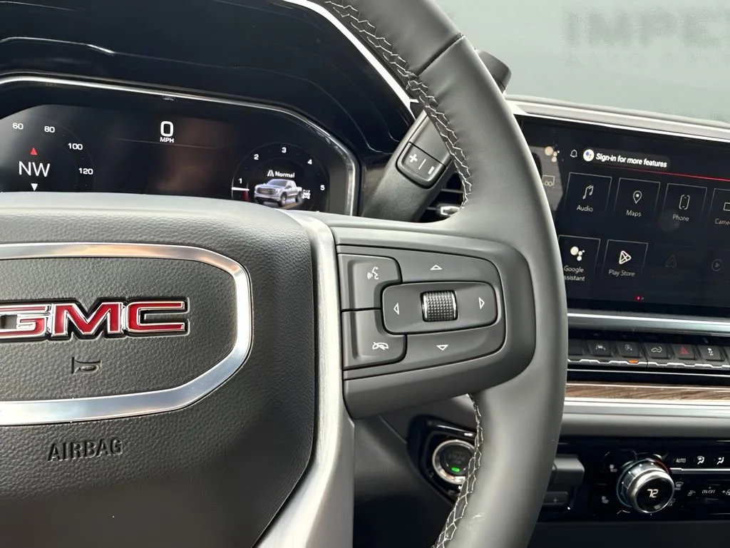 Used 2025 Summit White GMC Elevation image 17