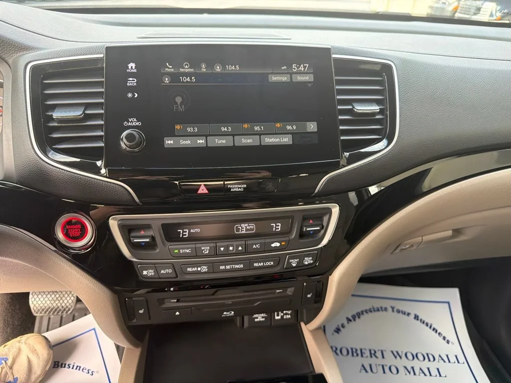 Used 2019 White Honda Touring 7-Passenger image 13