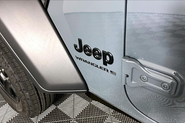 New 2026 Anvil Clear-Coat Exterior Paint Jeep Sport image 9