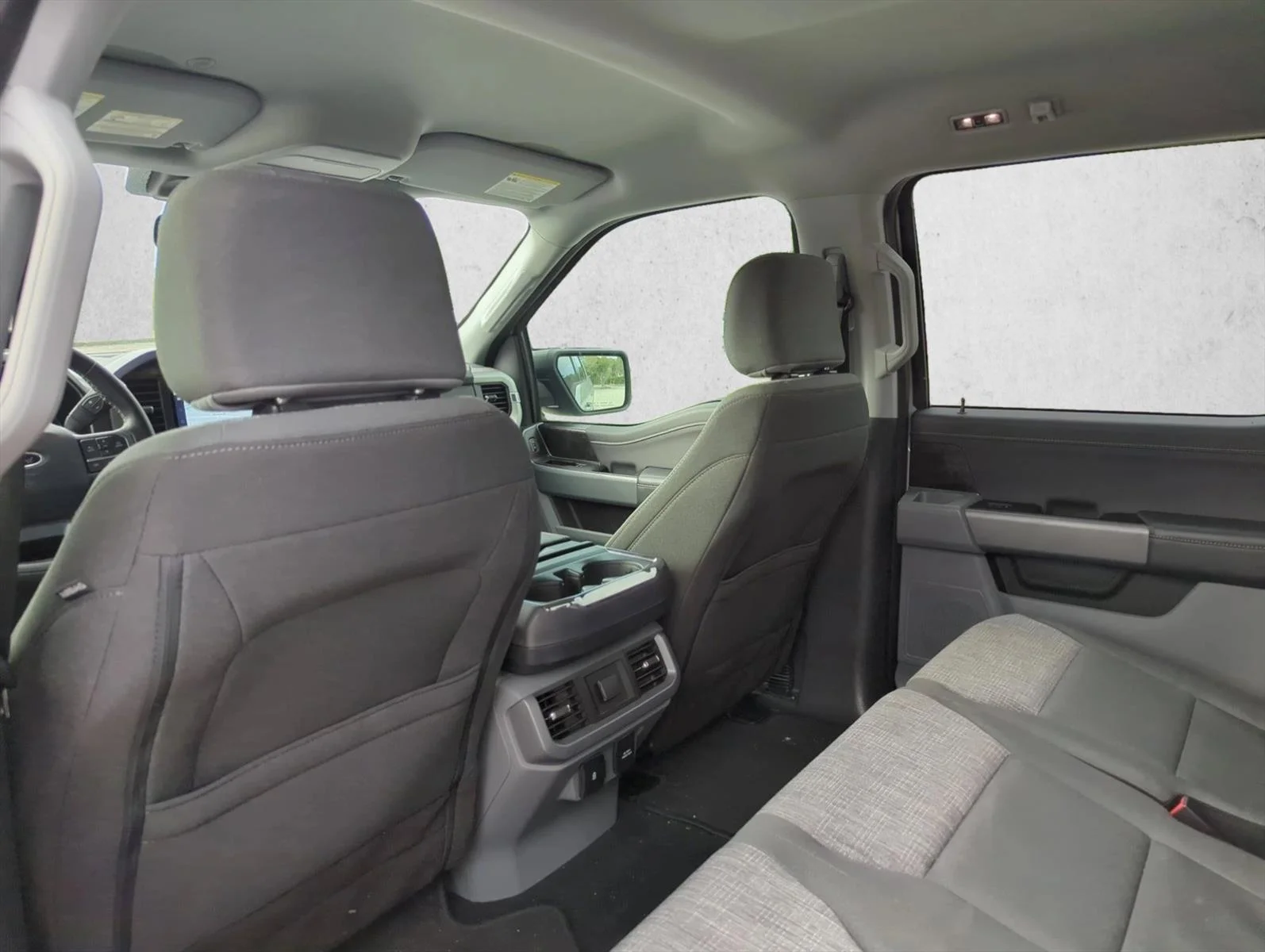 Used 2023 Avalanche Ford XLT image 18