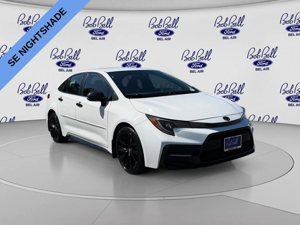 Used 2020 White Toyota SE Nightshade image 1