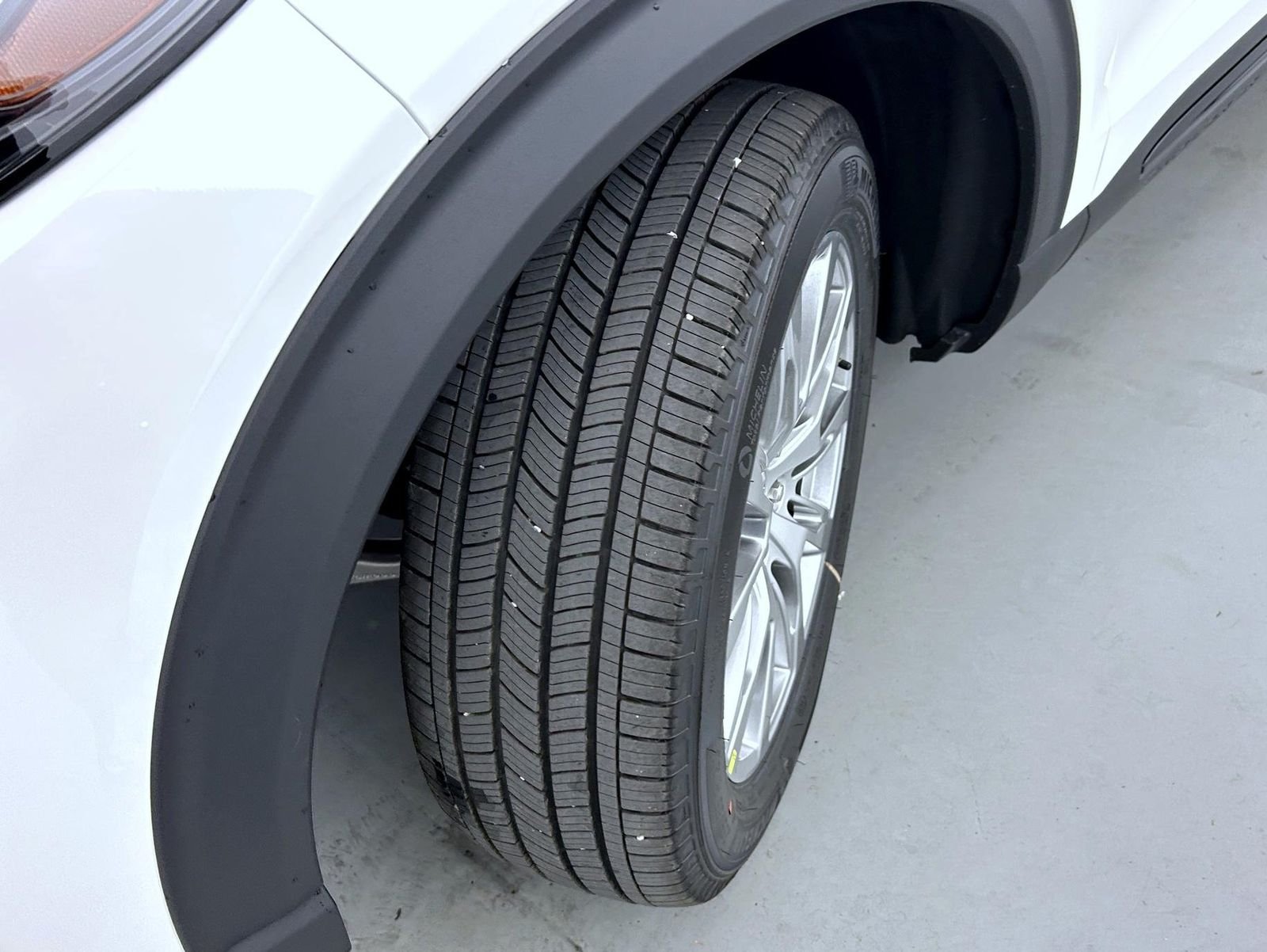 New 2026 Star White Metallic Tri-Coat Ford Active image 26