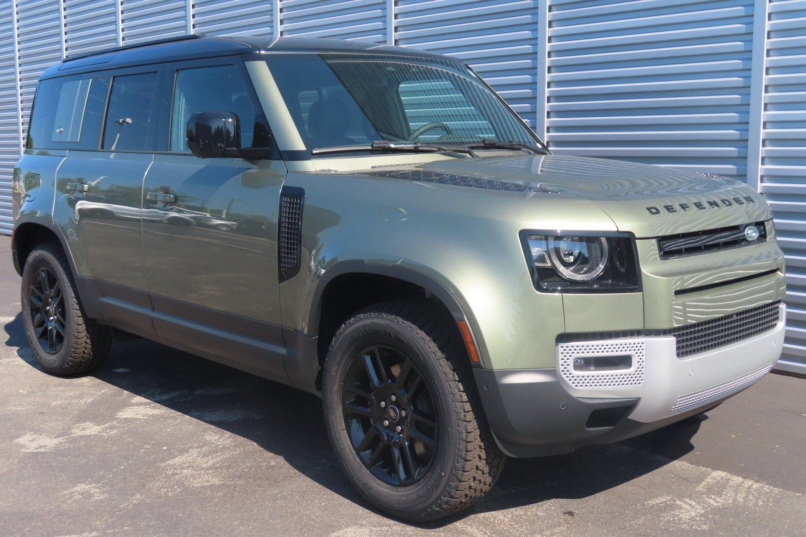 Used 2024 Pangea Green Metallic Land Rover S image 12