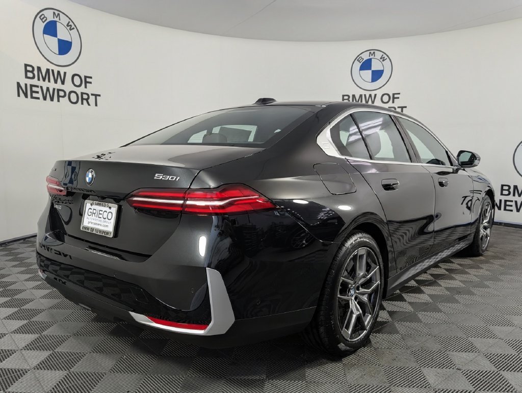 Used 2027 Black BMW 530i xDrive image 6