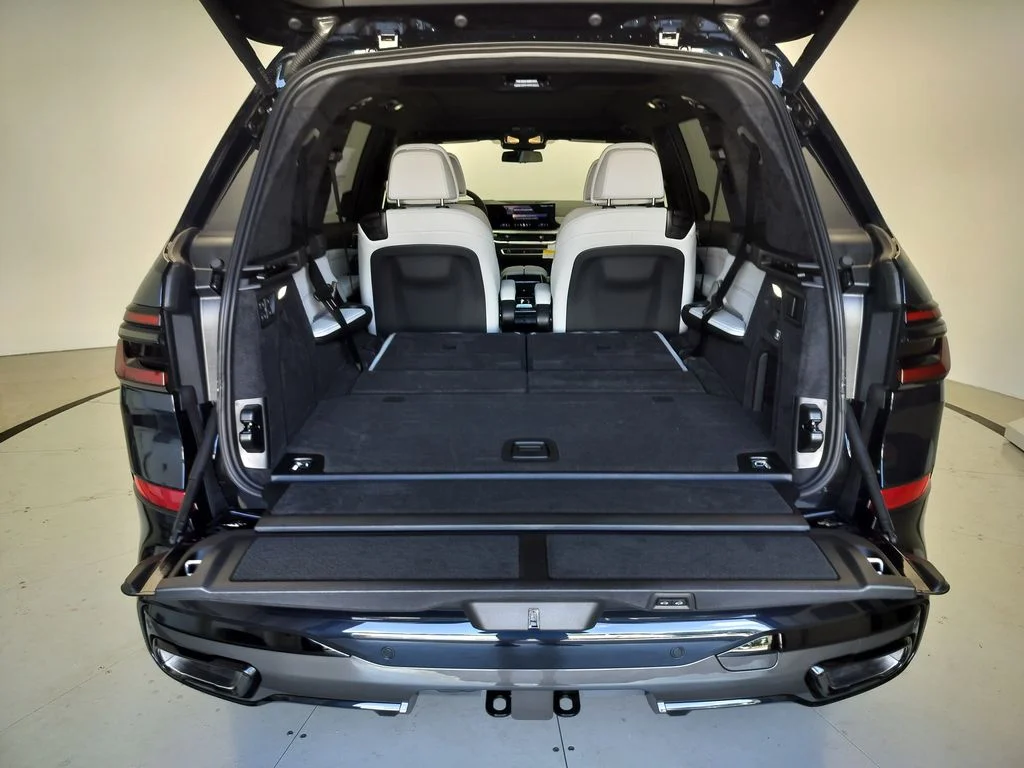 New 2027 Carbon Black Metallic BMW xDrive40i image 24