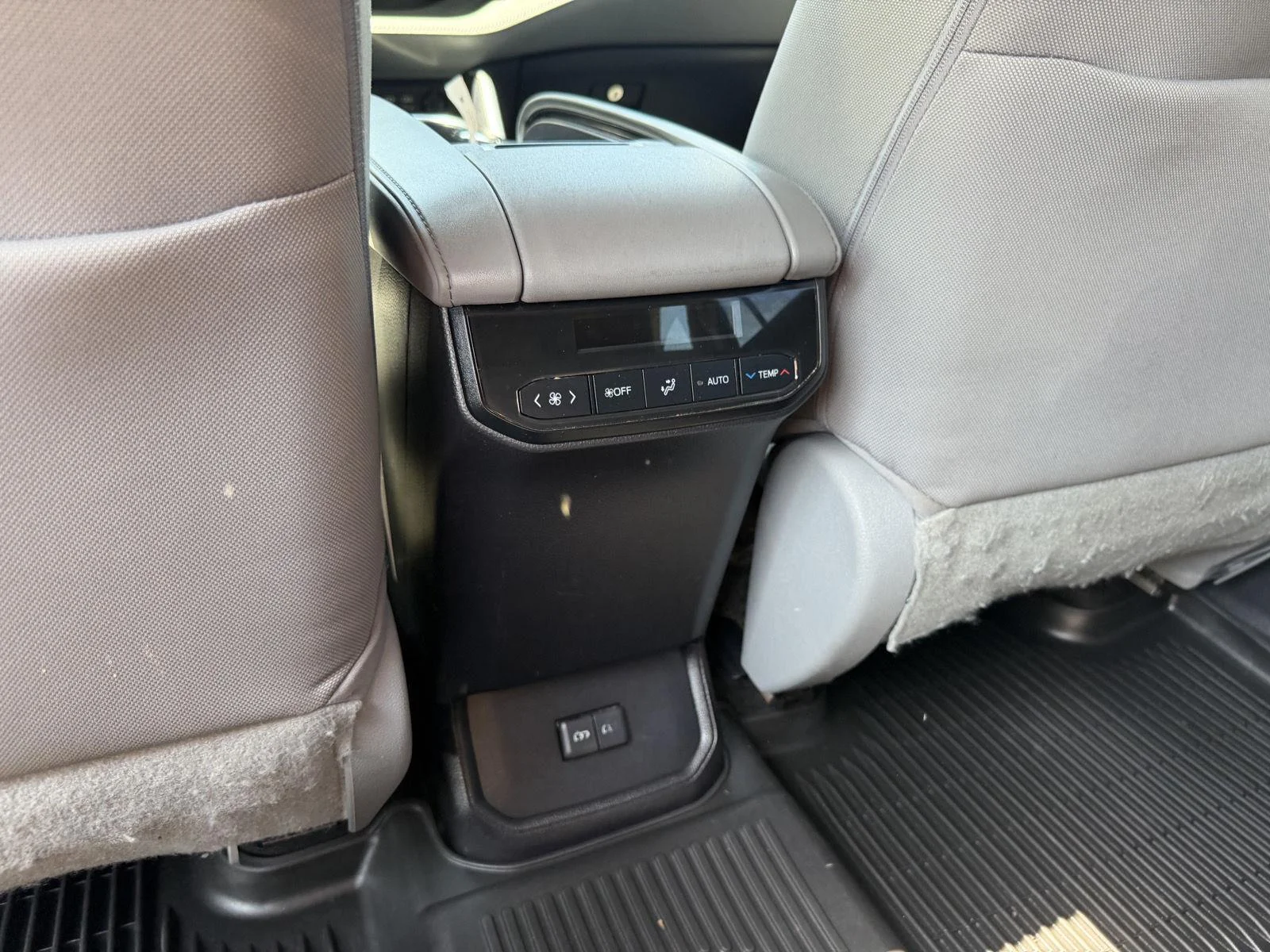Used 2023 Midnight Black Metallic Toyota L image 9