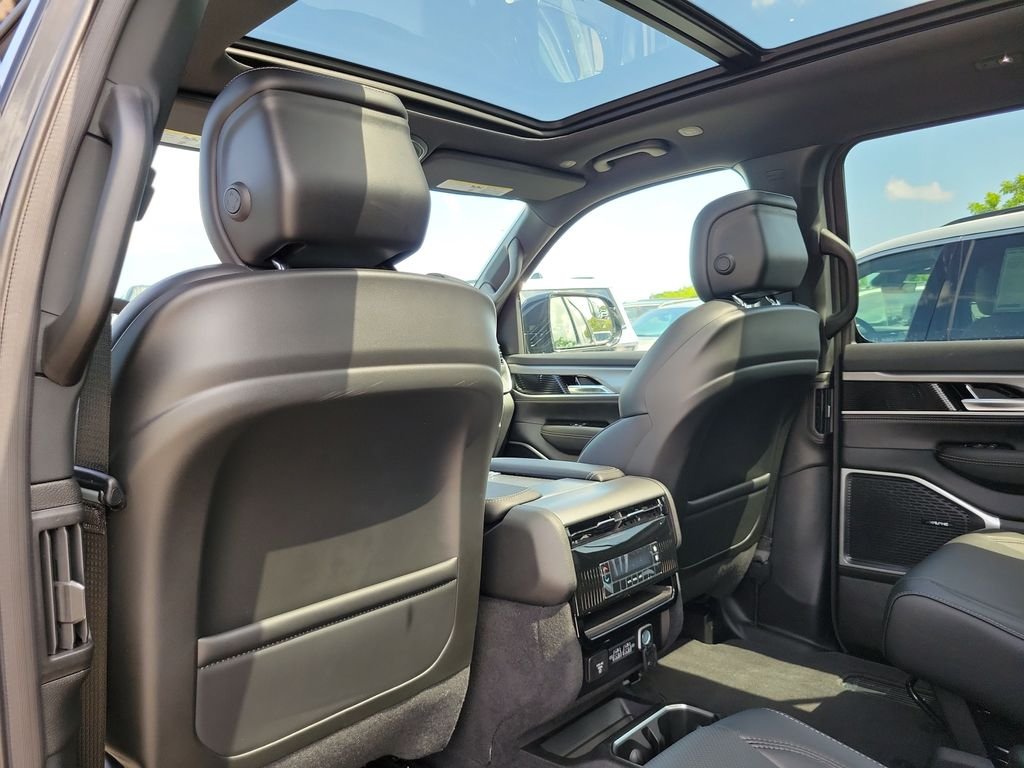 New 2026 High Gloss Black Exterior Paint Jeep  image 15