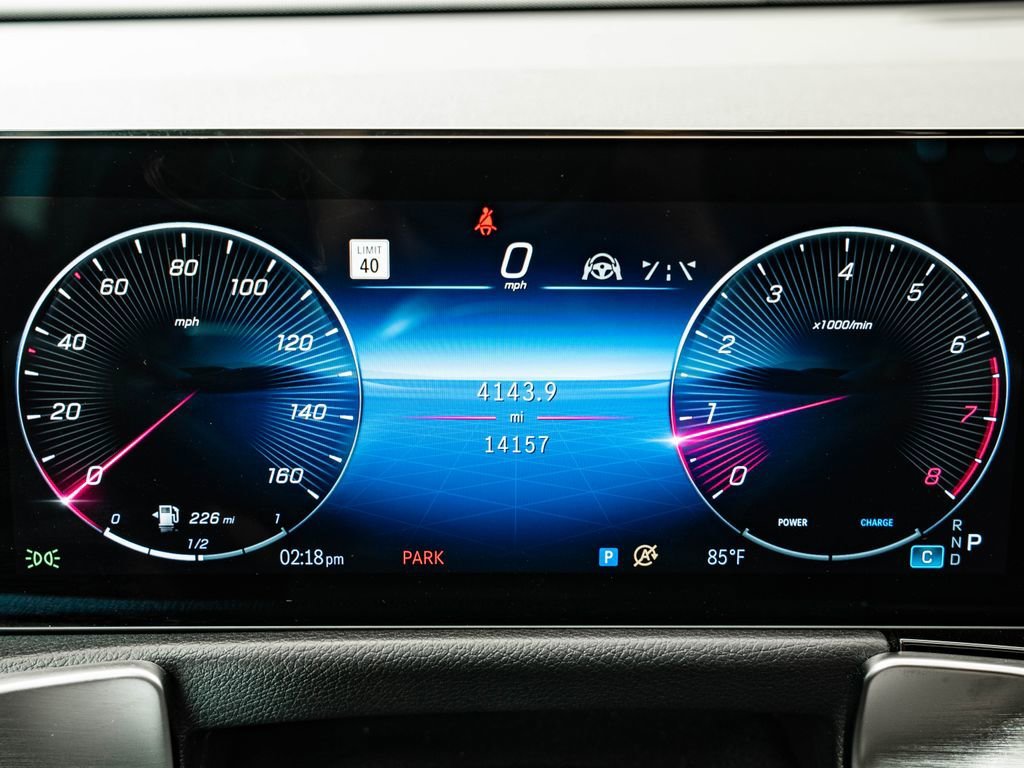 Used 2024 Polar White Mercedes-Benz GLB 250 image 30