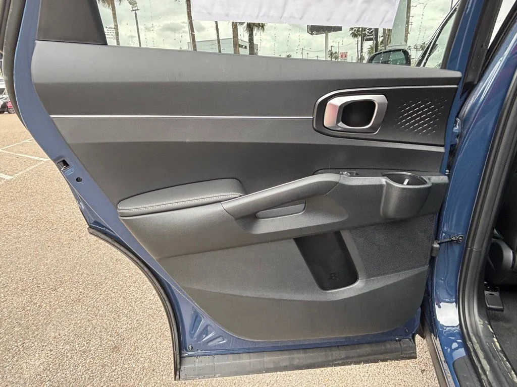 2025 Kia Sorento S - Photo 16