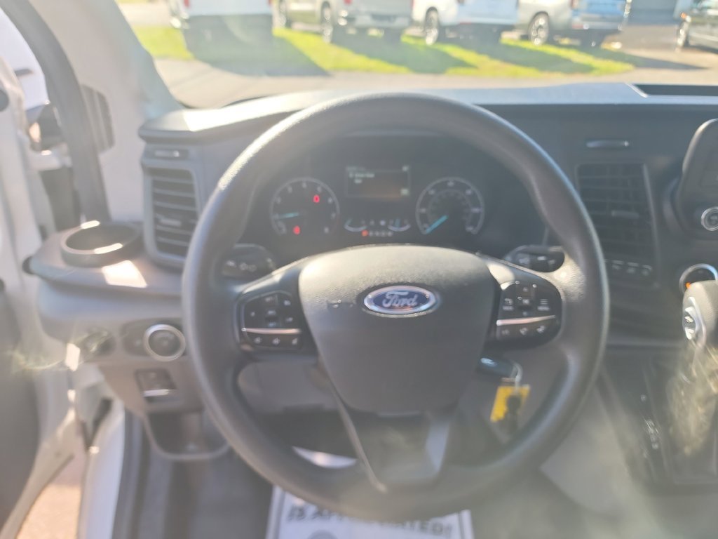 Used 2024  Ford  image 23