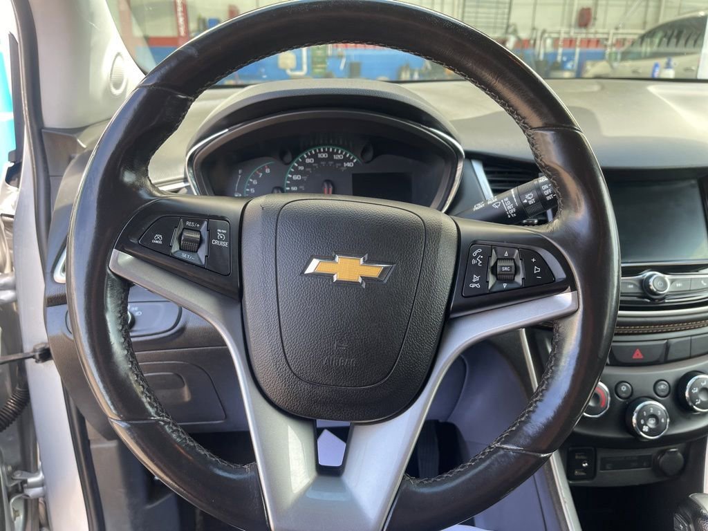 Used 2022 Silver Ice Metallic Chevrolet LT image 13