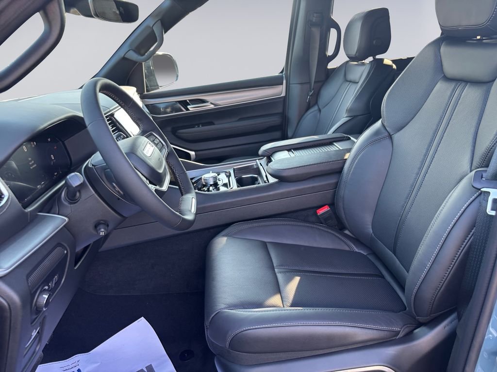 New 2026 Steel Blue Exterior Paint Jeep Limited Reserve image 11