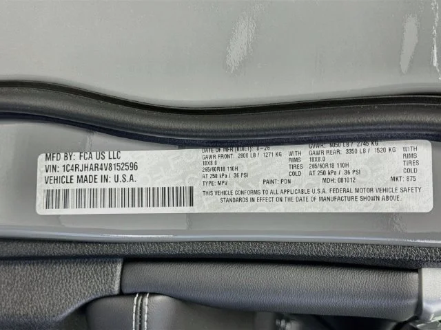 New 2027 Sting-Gray Clearcoat Jeep Altitude image 32