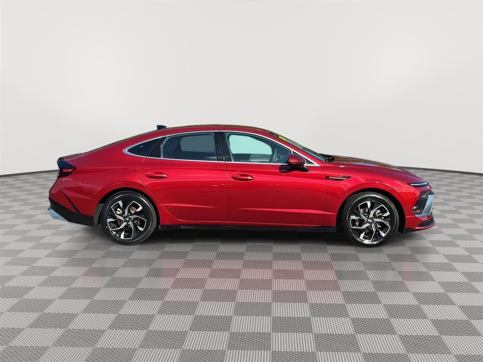 Certified Used 2025 Ultimate red Hyundai SEL image 4