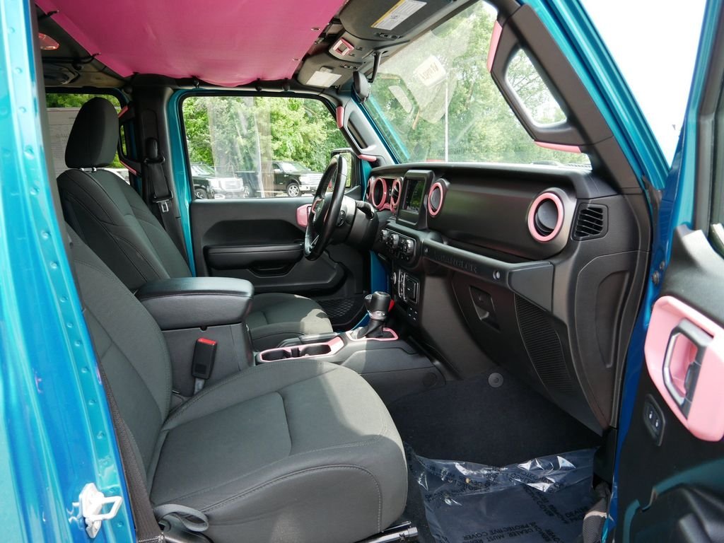 Certified Used 2020  Jeep Unlimited Sport image 8
