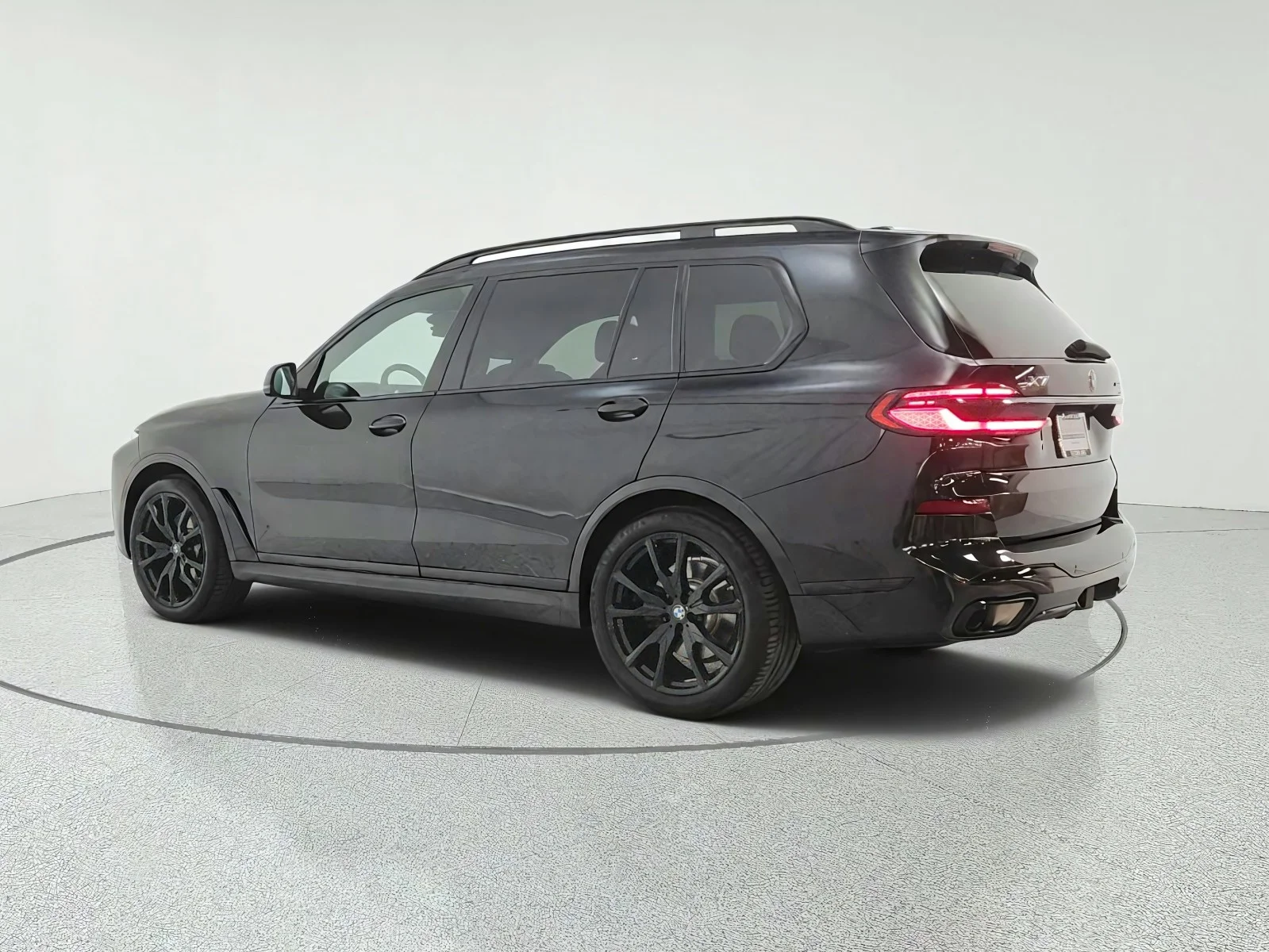 Used 2024 Black Sapphire Metallic BMW xDrive40i Sports Activity Vehicle image 7