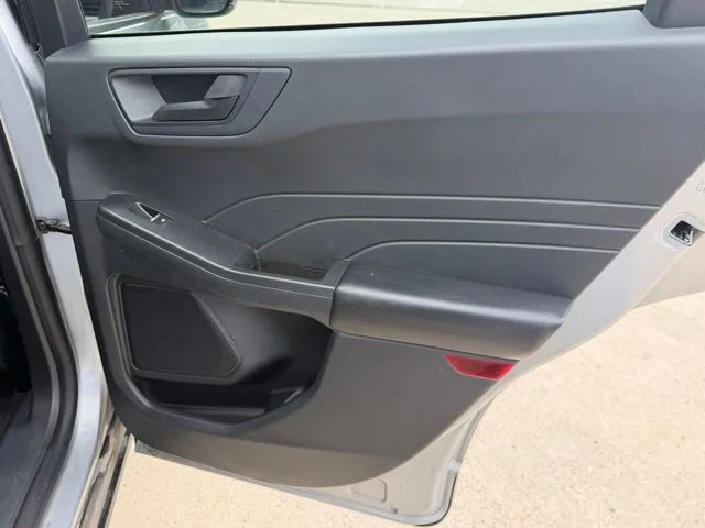 Used 2022 Silver Ford SE image 32