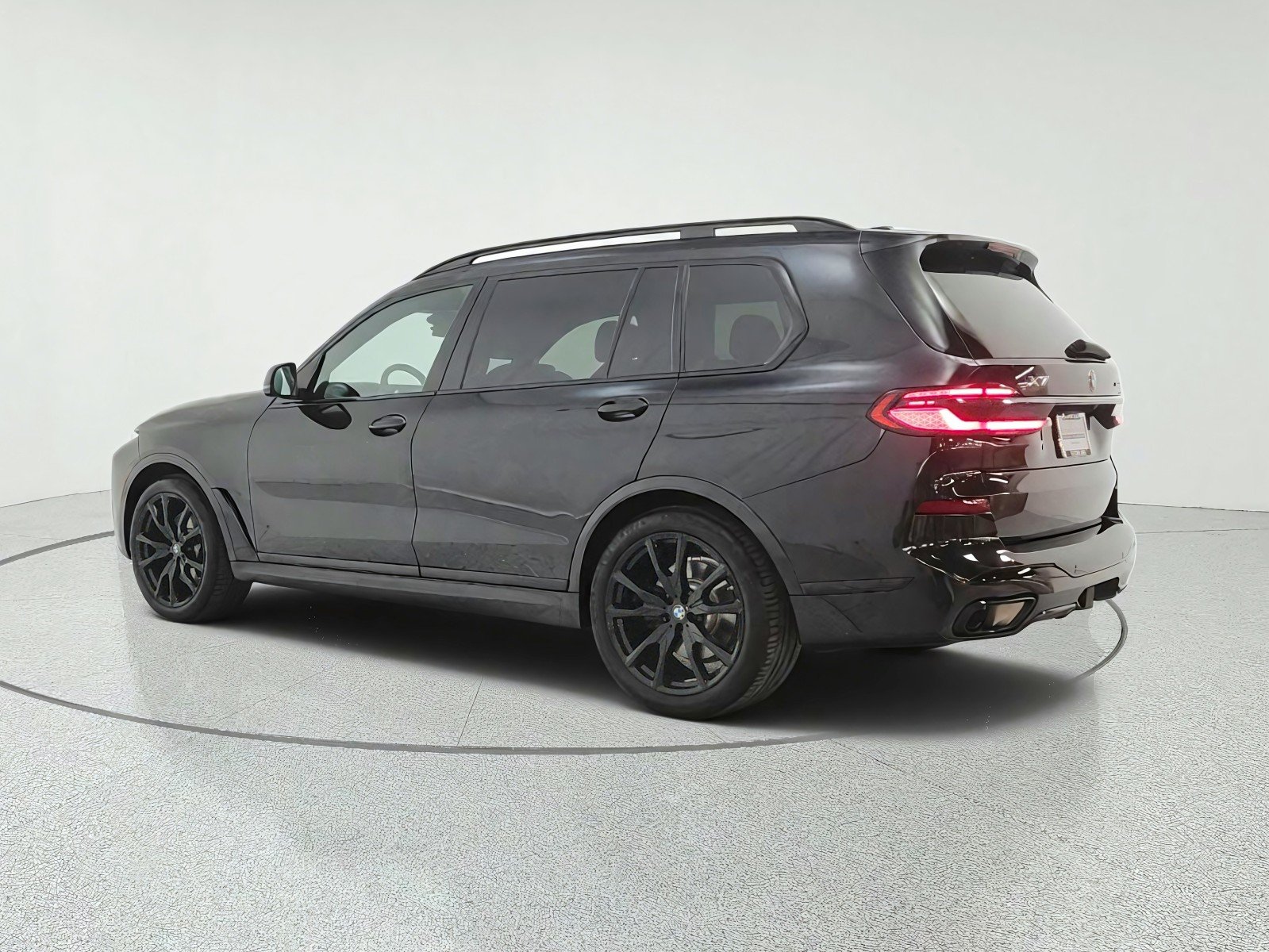 Used 2024 Black Sapphire Metallic BMW xDrive40i Sports Activity Vehicle image 7