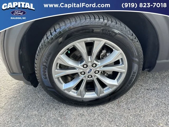 Used 2023 Black Ford Limited image 13