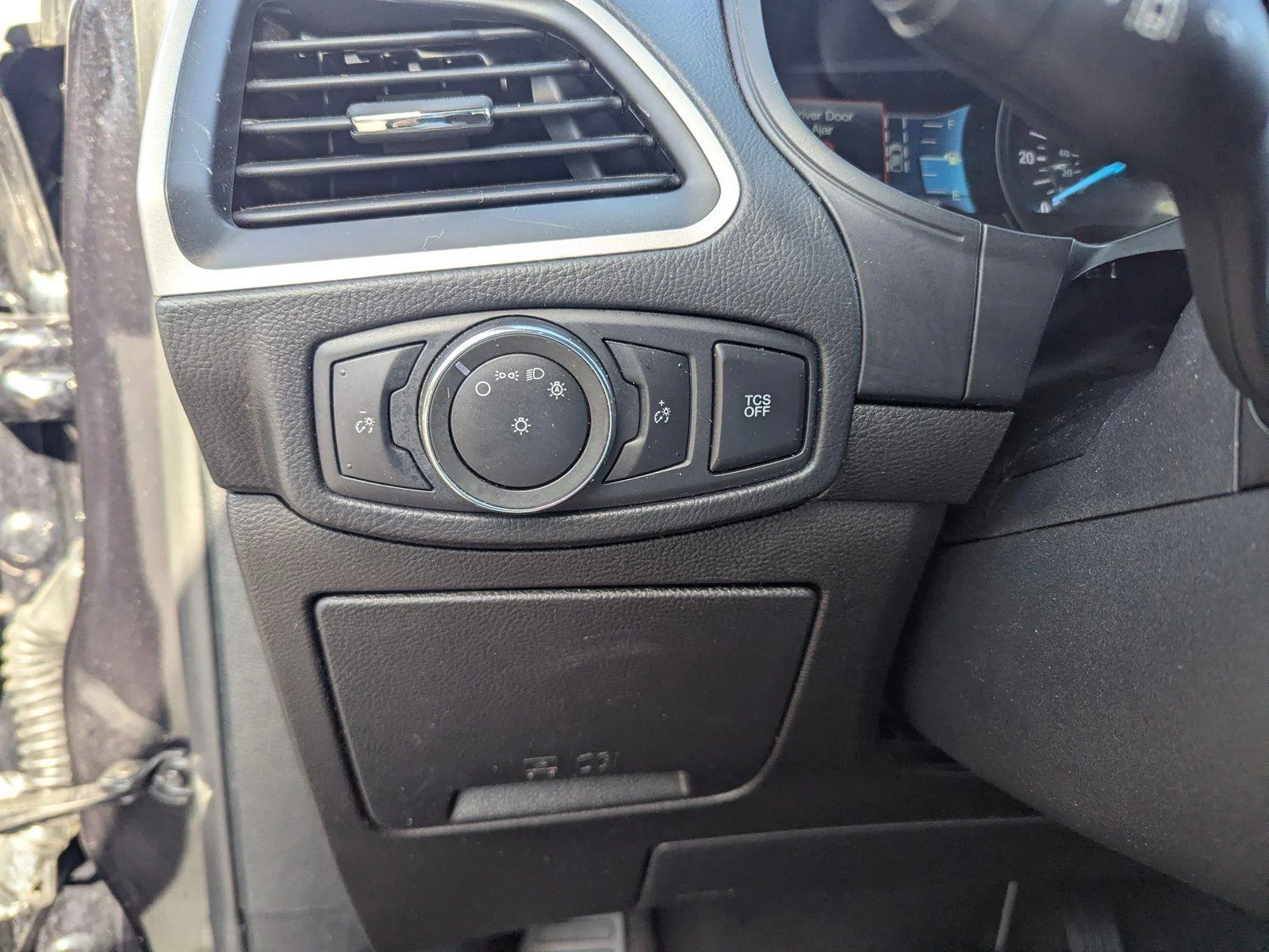 Used 2022 Agate Black Ford SEL image 26