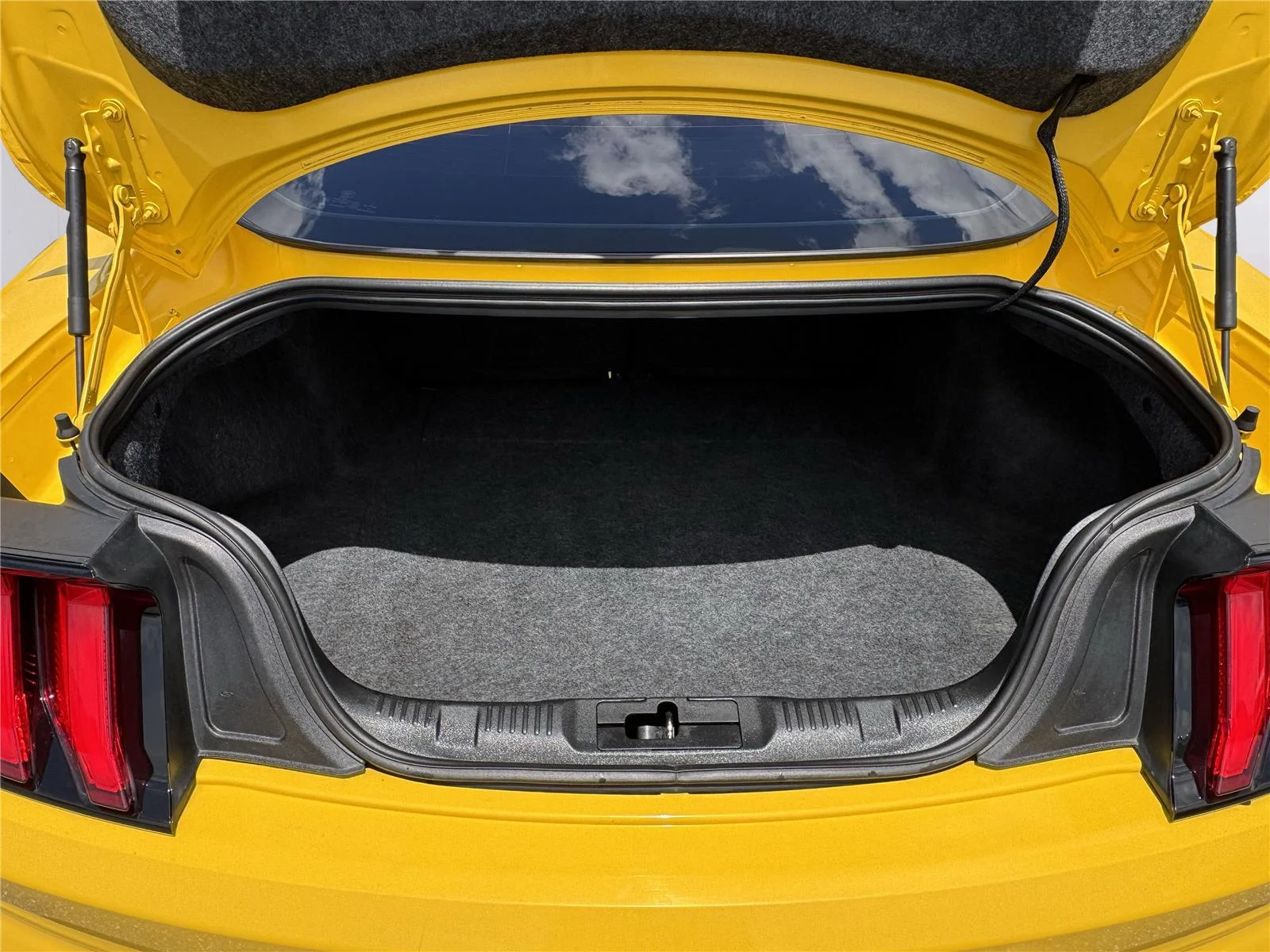 Used 2018 Triple Yellow Tri-Coat Ford GT image 15