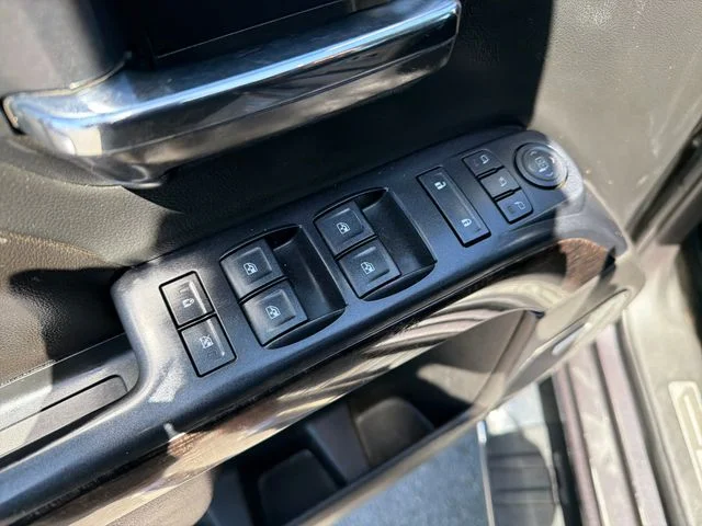 Used 2015 Silver GMC Denali image 16