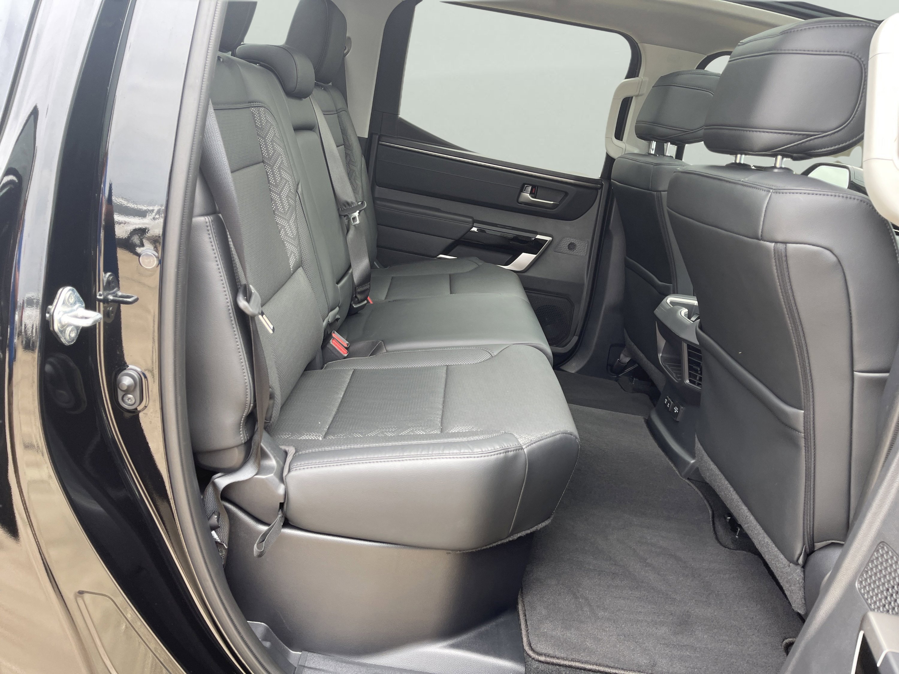 2024 Toyota Tundra Limited - Photo 14