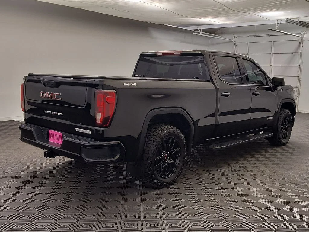 Used 2023 Onyx Black GMC Elevation w/3SB image 9
