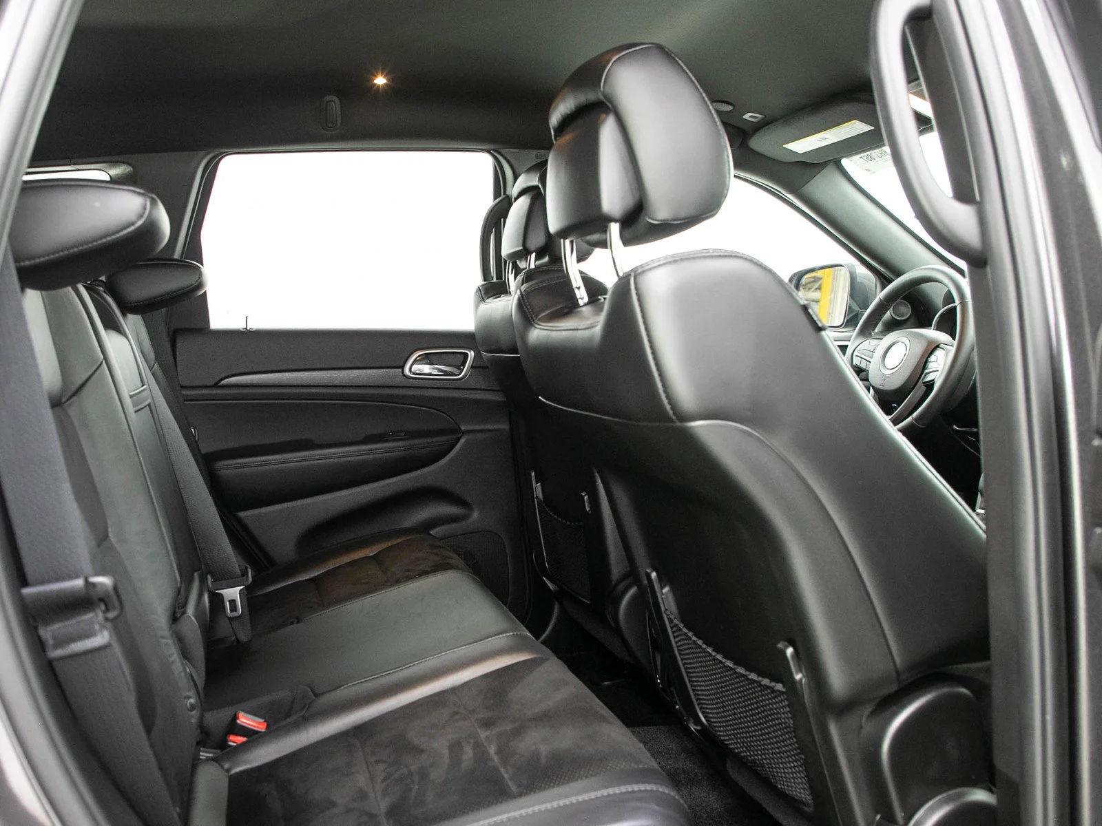 Used 2018 Granite Crystal Metallic Clearcoat Jeep Altitude image 14