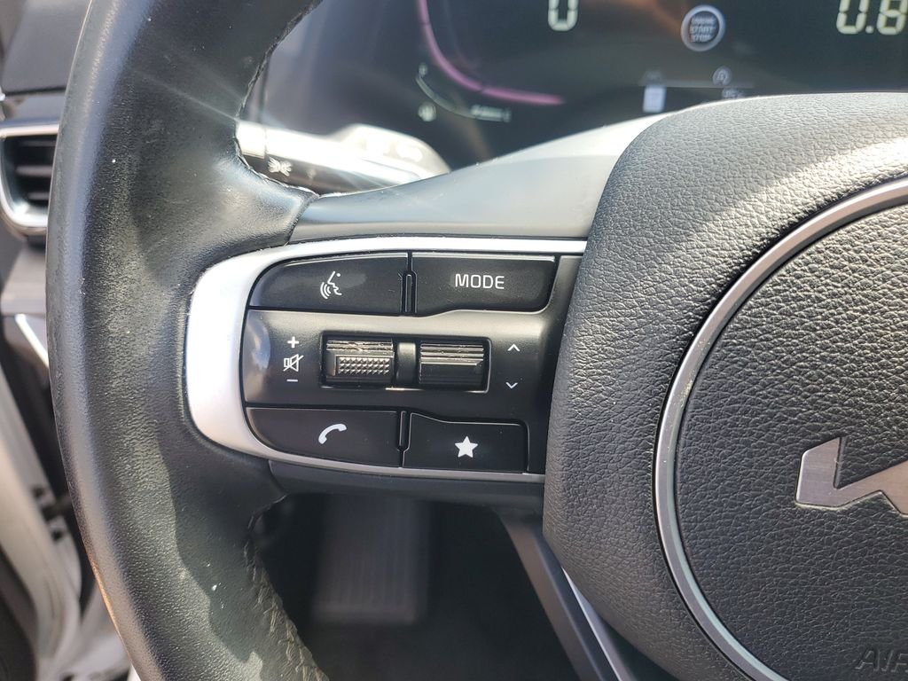 Used 2024 White Kia X-Line image 15