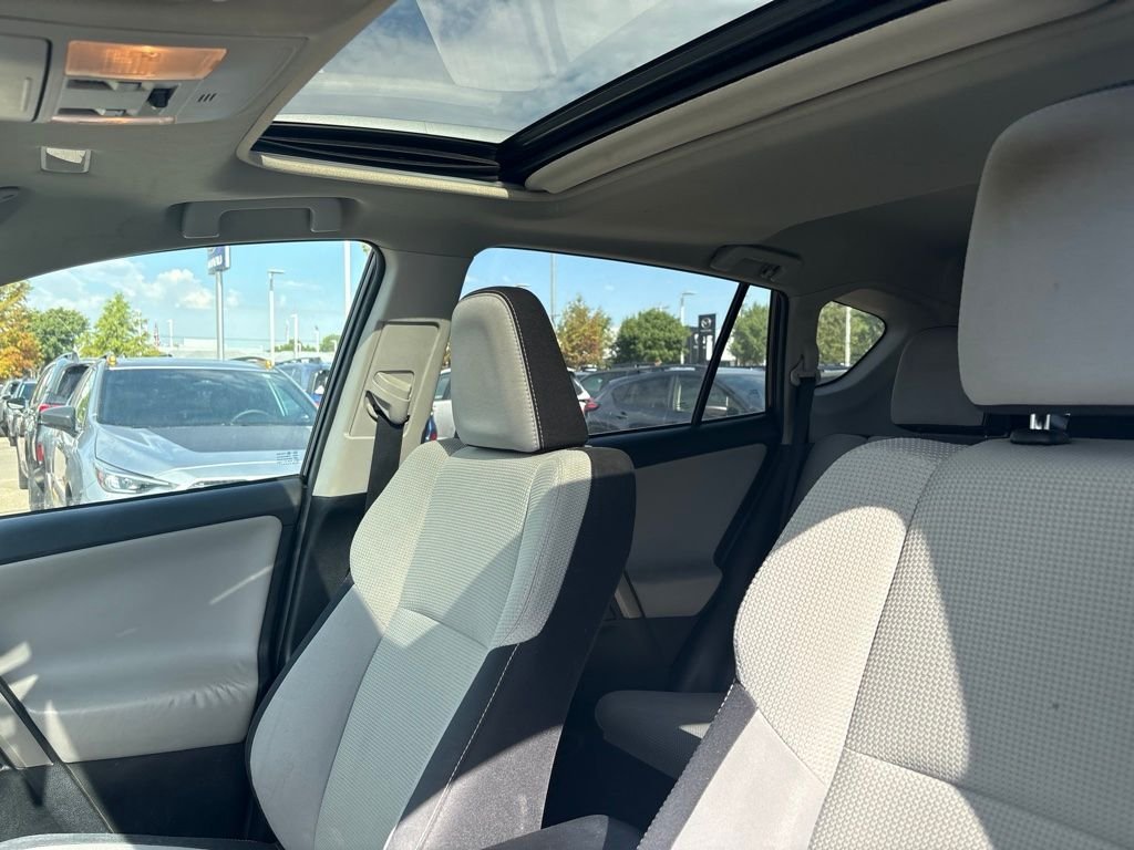 Used 2016 Black Toyota XLE image 5
