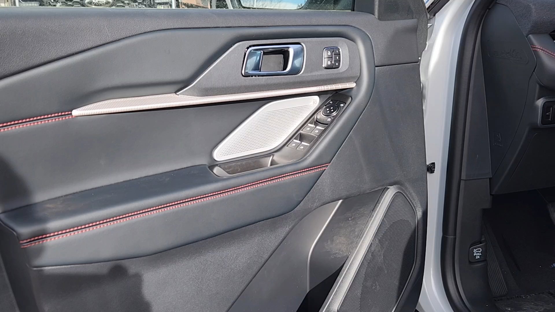 2026 Ford Explorer ST - Photo 18