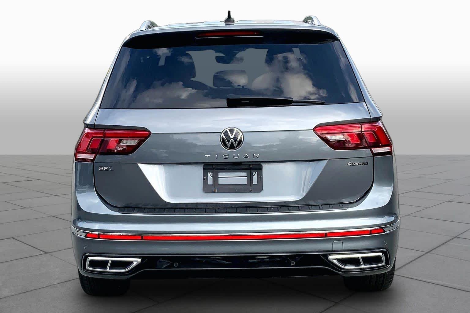 Used 2023 Platinum Gray Metallic Volkswagen SEL R-Line image 5