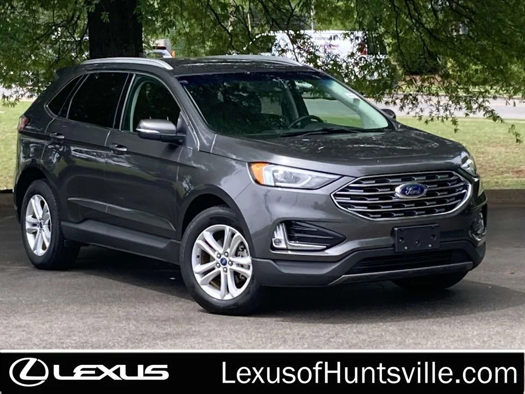 Used 2019 Gray Ford SEL image 1