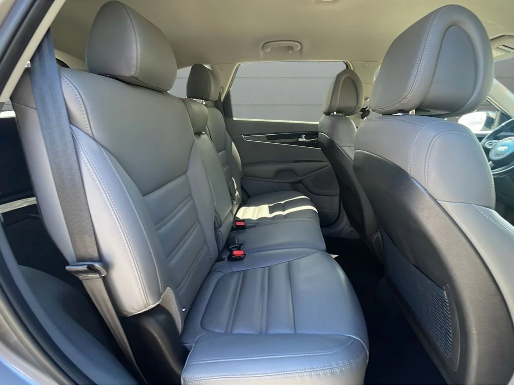 Used 2016 Silver Kia EX image 25