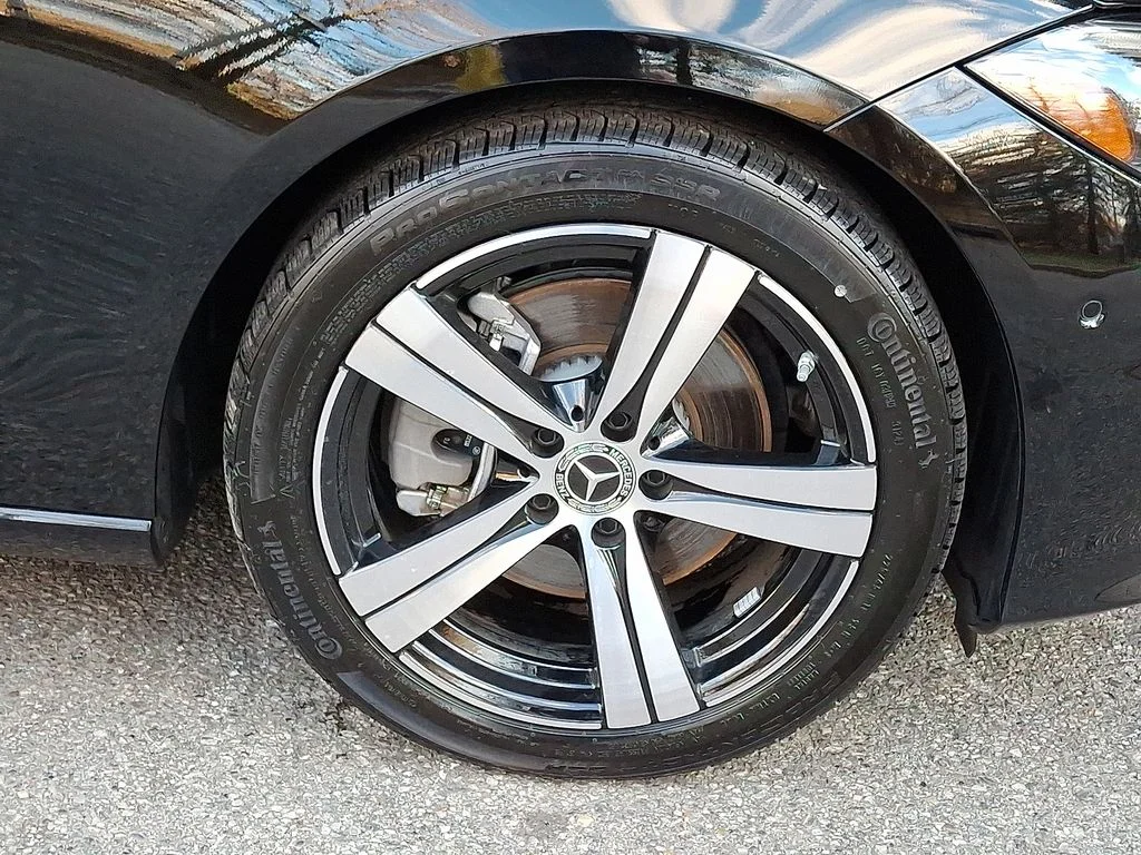 2025 Mercedes-Benz C-Class Sedan C 300 - Photo 8