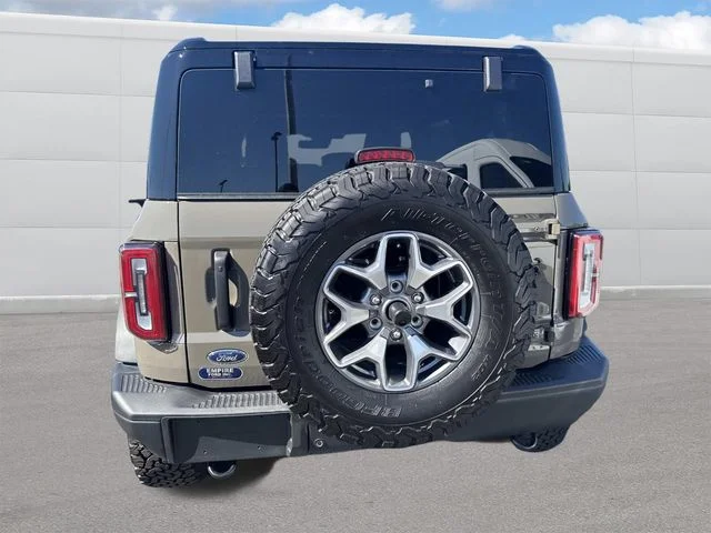 Used 2025 Gray Ford Badlands image 4