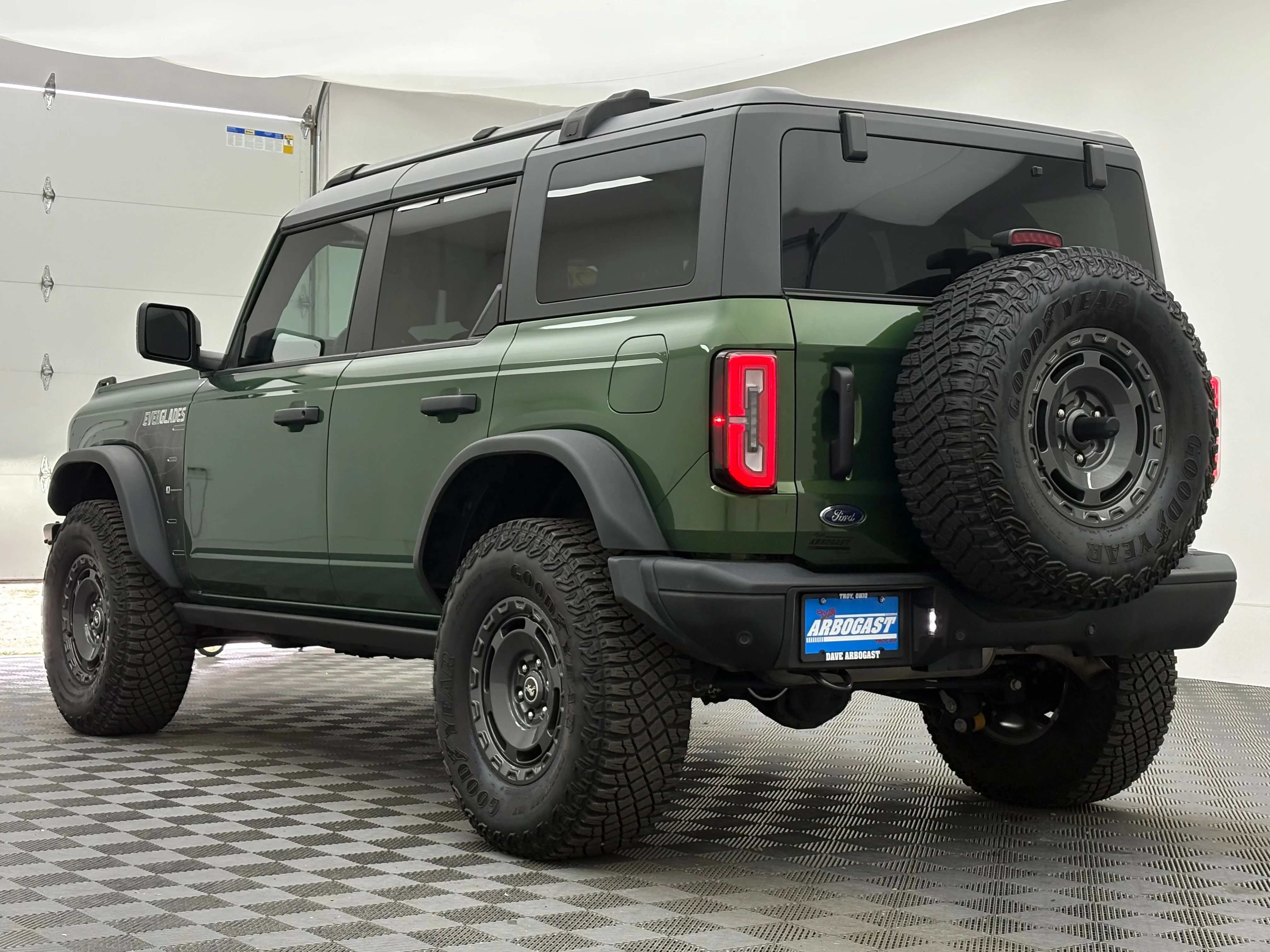 Used 2024 Green Metallic Ford Everglades image 12