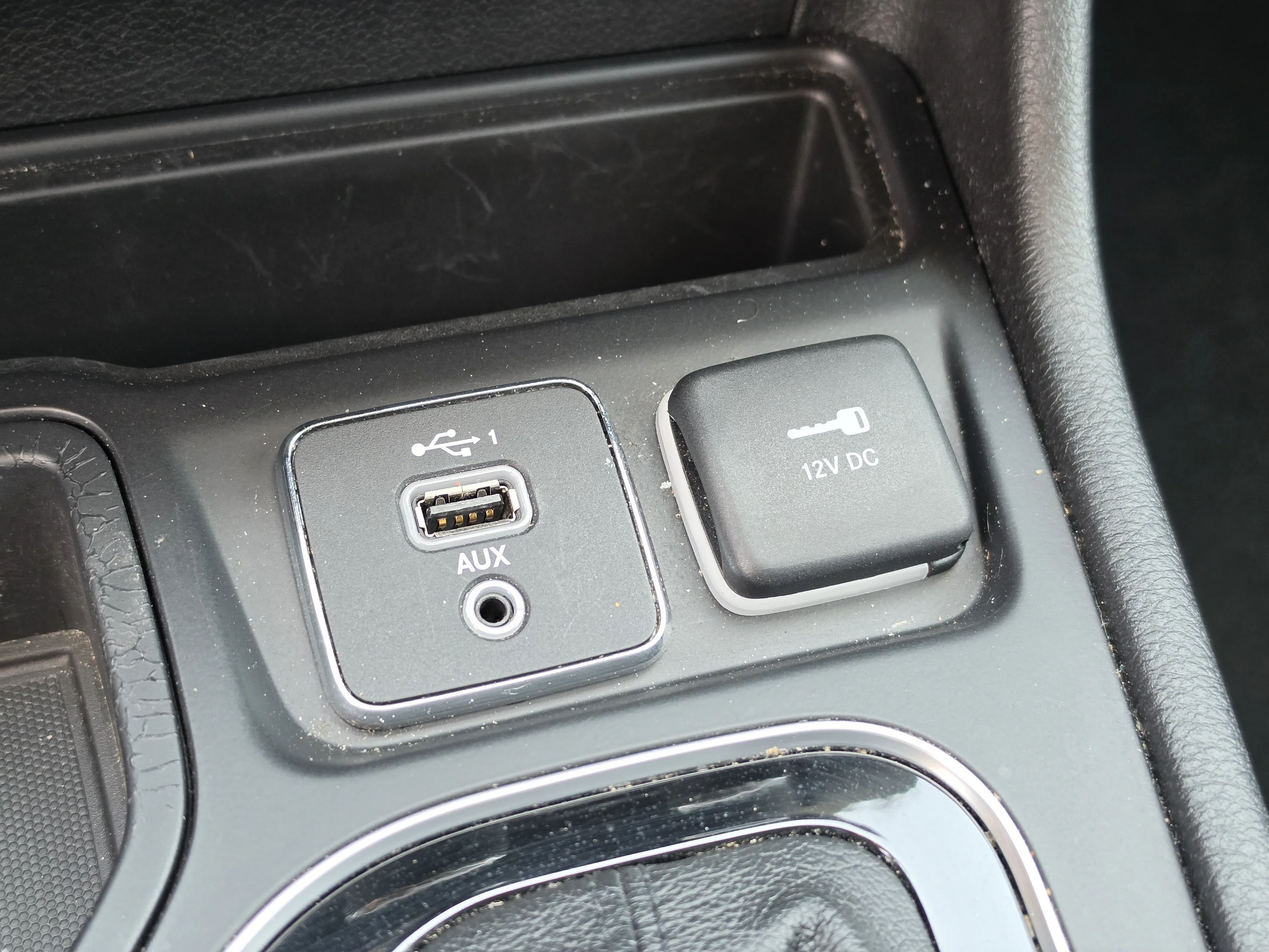 Used 2021 Diamond Black Crystal Pearlcoat Jeep Limited image 28