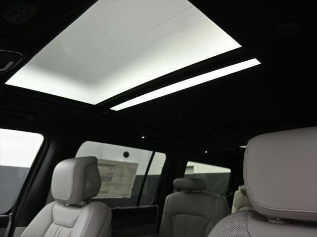 New 2026 Velvet Red Pearlcoat (DISC) Jeep Grand Wagoneer image 2