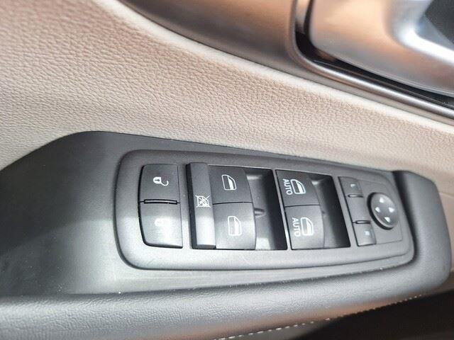 Used 2024 Bright White Clearcoat Chrysler Touring L image 20