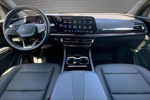 New 2026 Mosaic Black Metallic Chevrolet Z71 image 5