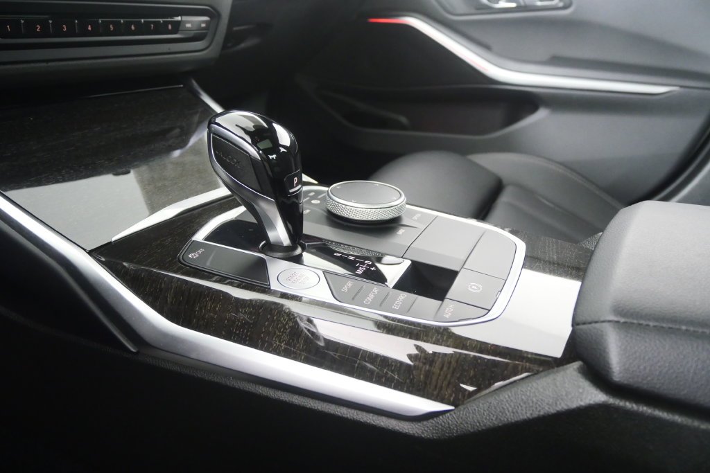 Used 2022 Alpine White BMW M340i image 23