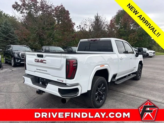 Used 2024 White GMC AT4 image 10