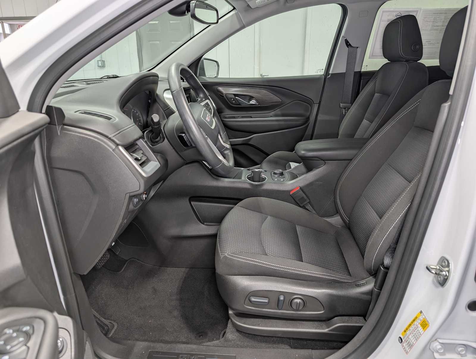 Used 2023 Summit White GMC SLE image 4