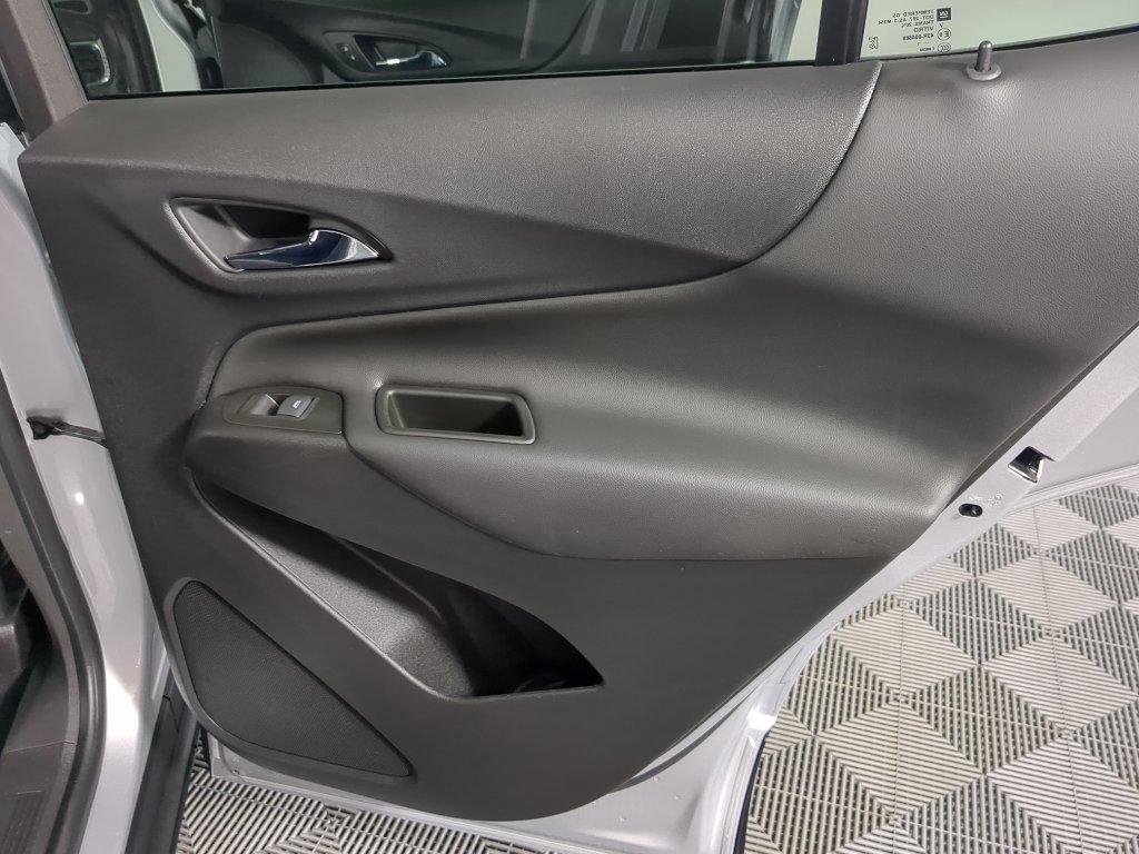Used 2022 Silver Ice Metallic Chevrolet LT image 23